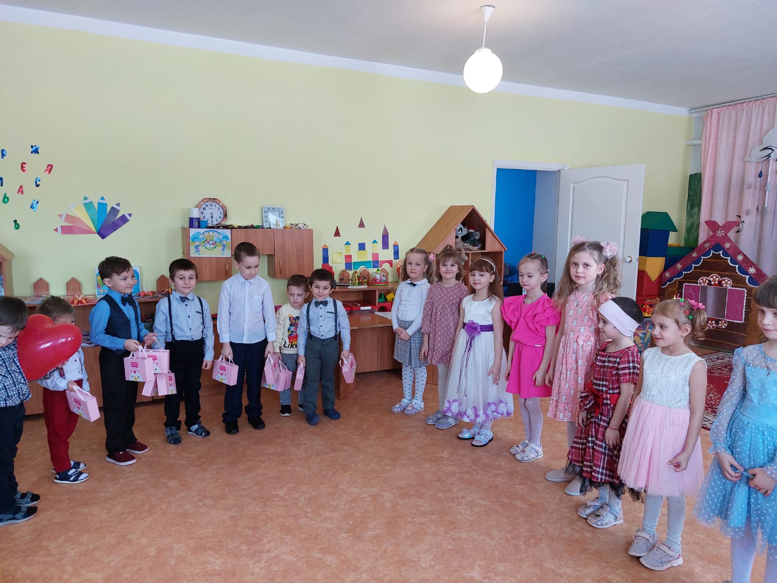 На базе детского сада «Лучик»  было проведено мероприятие, посвященное празднику 8 Марта.